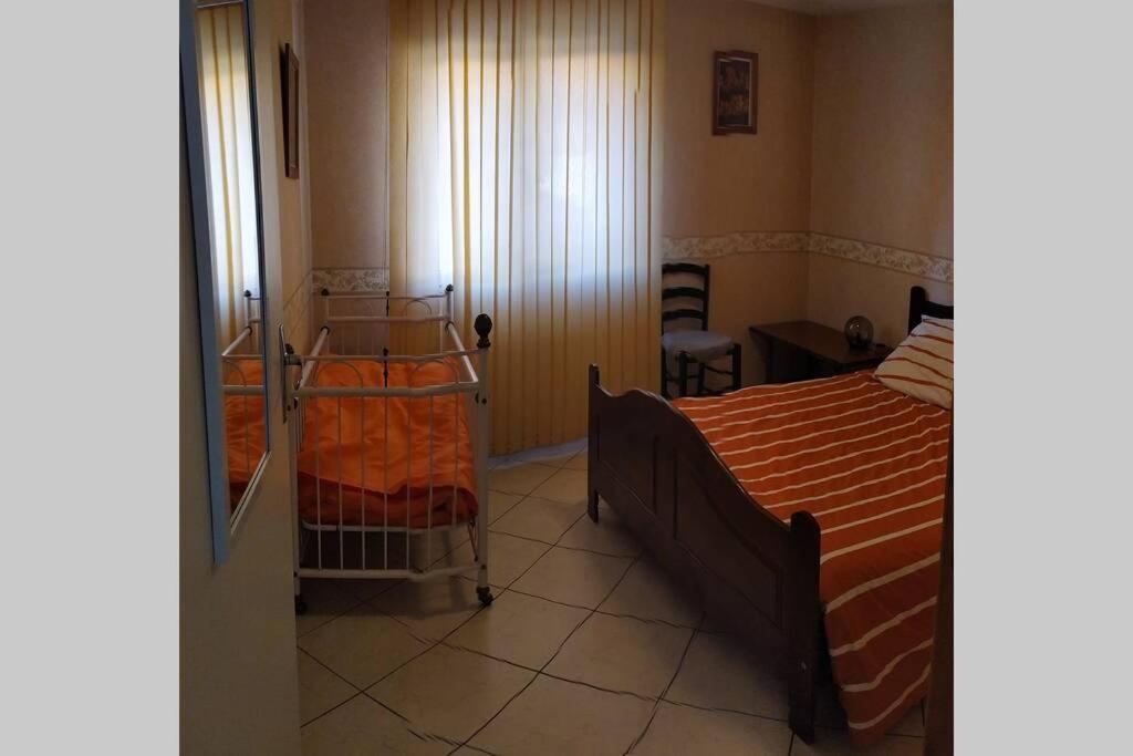 Апартаменти Chez Fabienne T3 Le Breuil-sur-Couze Екстер'єр фото
