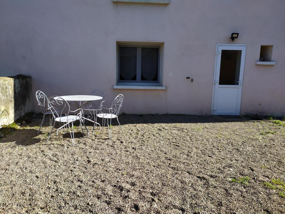 Апартаменти Chez Fabienne T3 Le Breuil-sur-Couze Екстер'єр фото